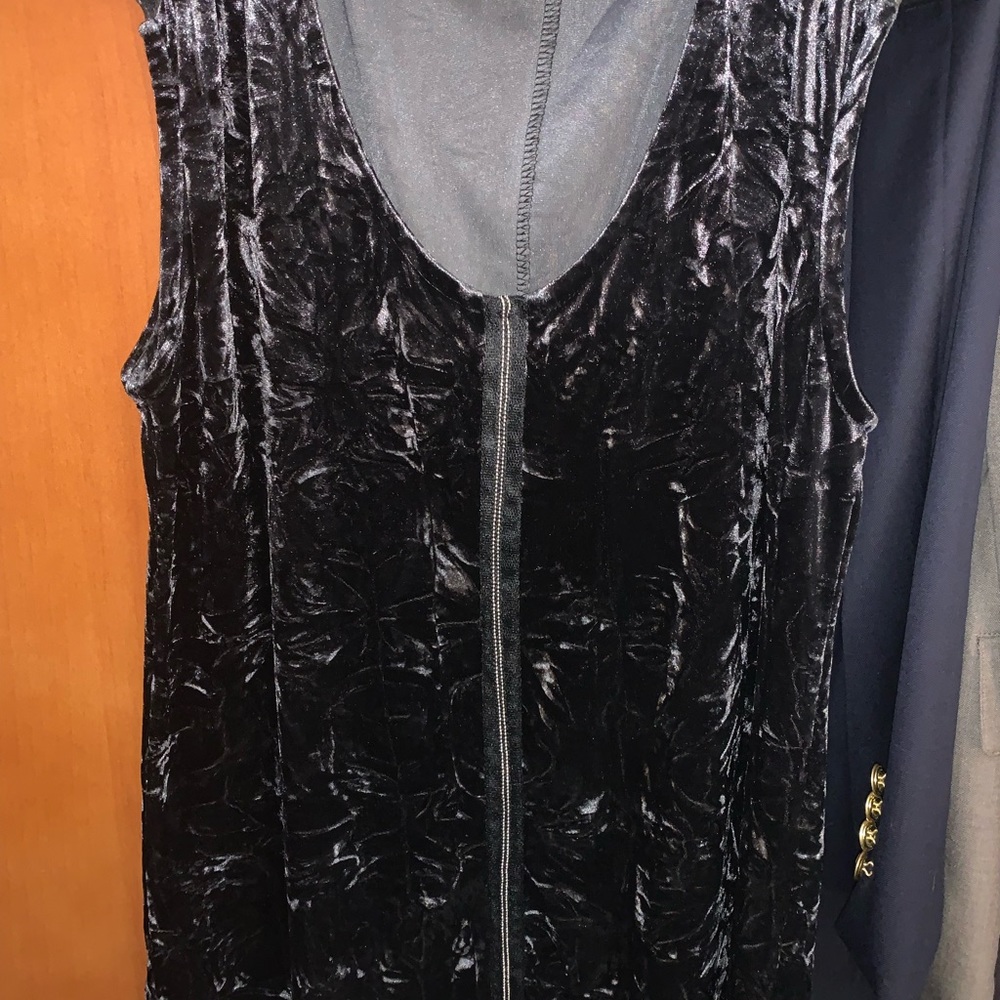 Black velvet sleeveless shirt by Rock & Republic